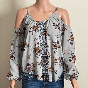 Rewind Embroidered Cold Shoulder Top Small